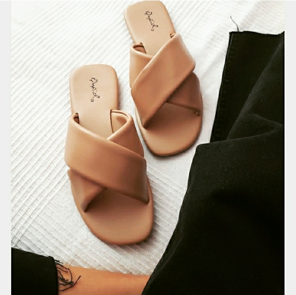 🚨//The Florence// Tan vegan leather Sandal - Picture 9 of 9